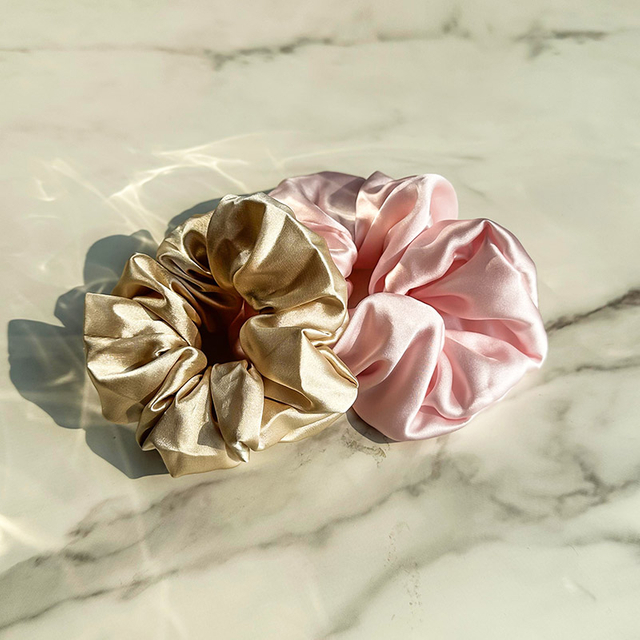 عناية متقدمة بالشعر الحريري والناعم مع ربطات الشعر الحريرية الأصلية