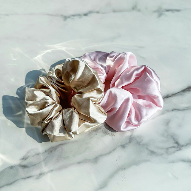 العناية المتقدمة بالشعر وترطيب حلقات الشعر الحريرية