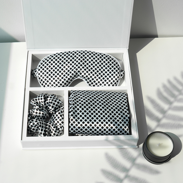 مجموعة العناية المتقدمة بالبشرة والترطيب الحريري للنوم